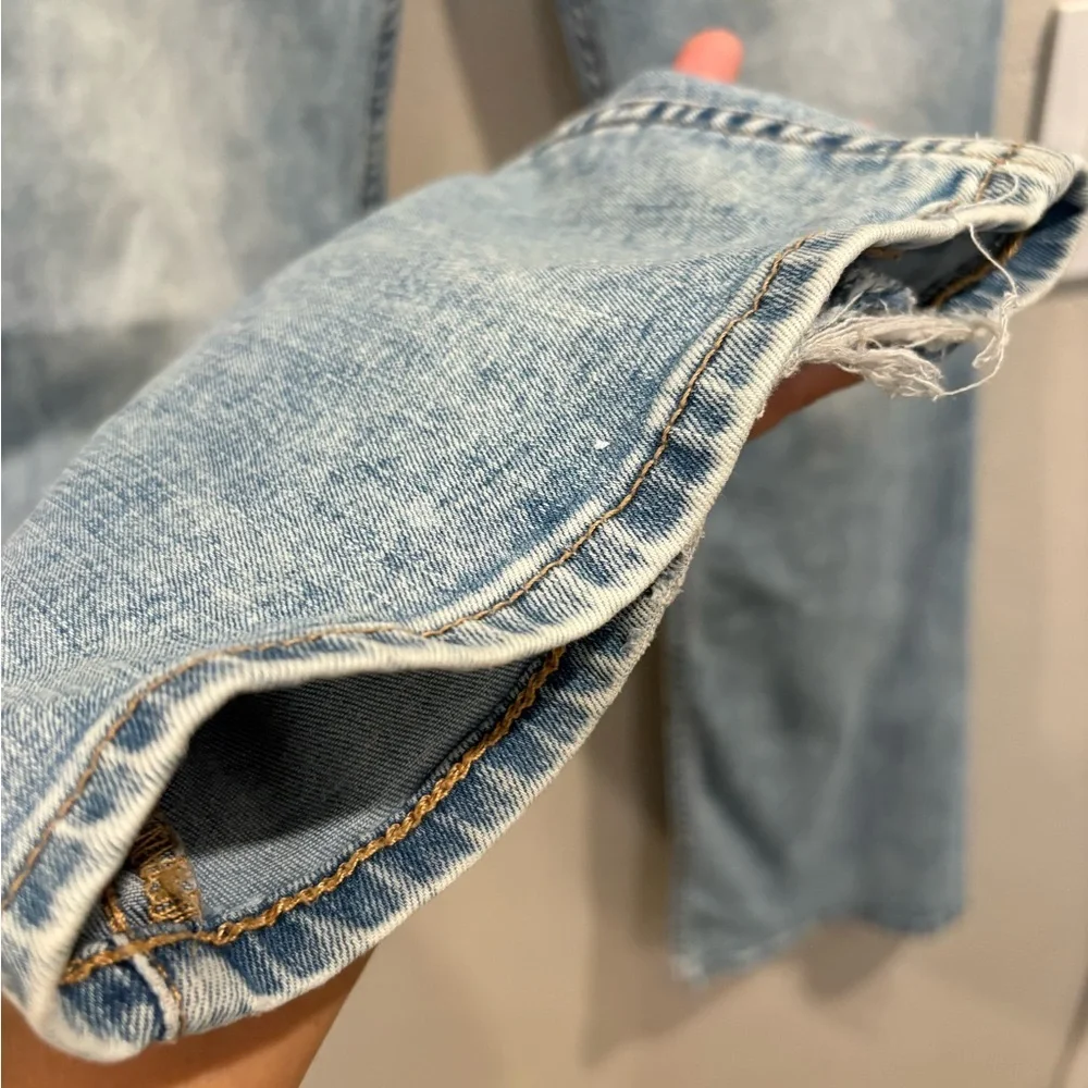 Abercrombie Kids high-rise flare jeans with floral embroidered Size 15/16 EUC